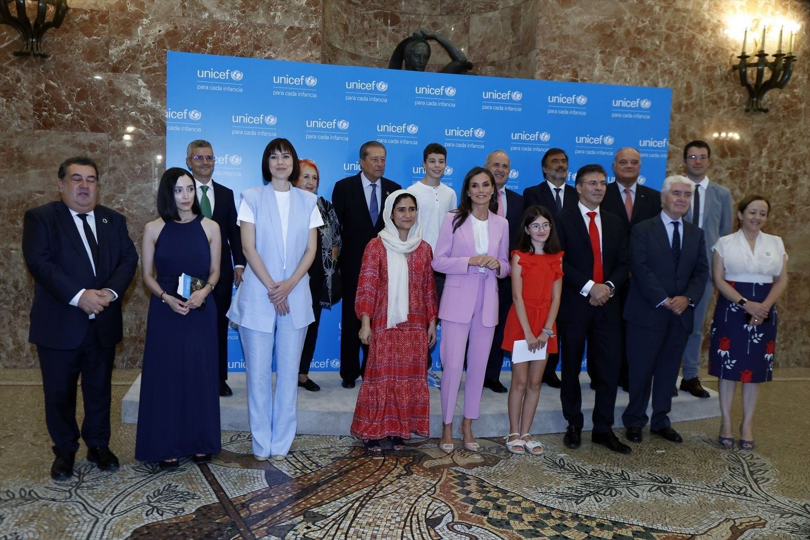 La reina Letizia entrega el premio Unicef a la Unidad de Cardiopatías Congénitas del Hospital de La Paz