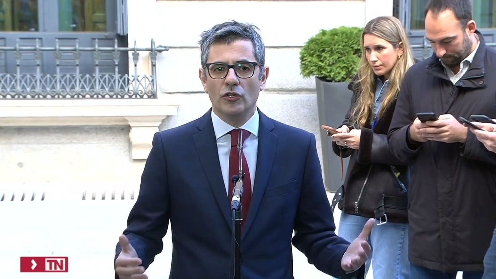 Bolaños y Lambán discrepan