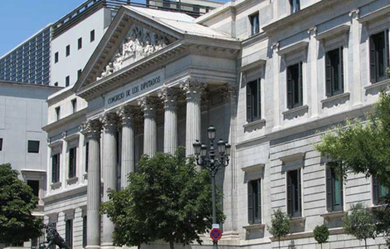 "Rodea el Congreso" llama a movilizarse contra gobierno "ilegítimo" de Rajoy