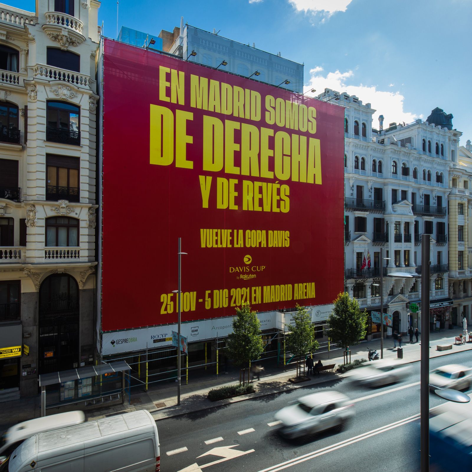 "En Madrid somos de derecha y de revés", la polémica publicidad de la Copa Davis en Gran Vía