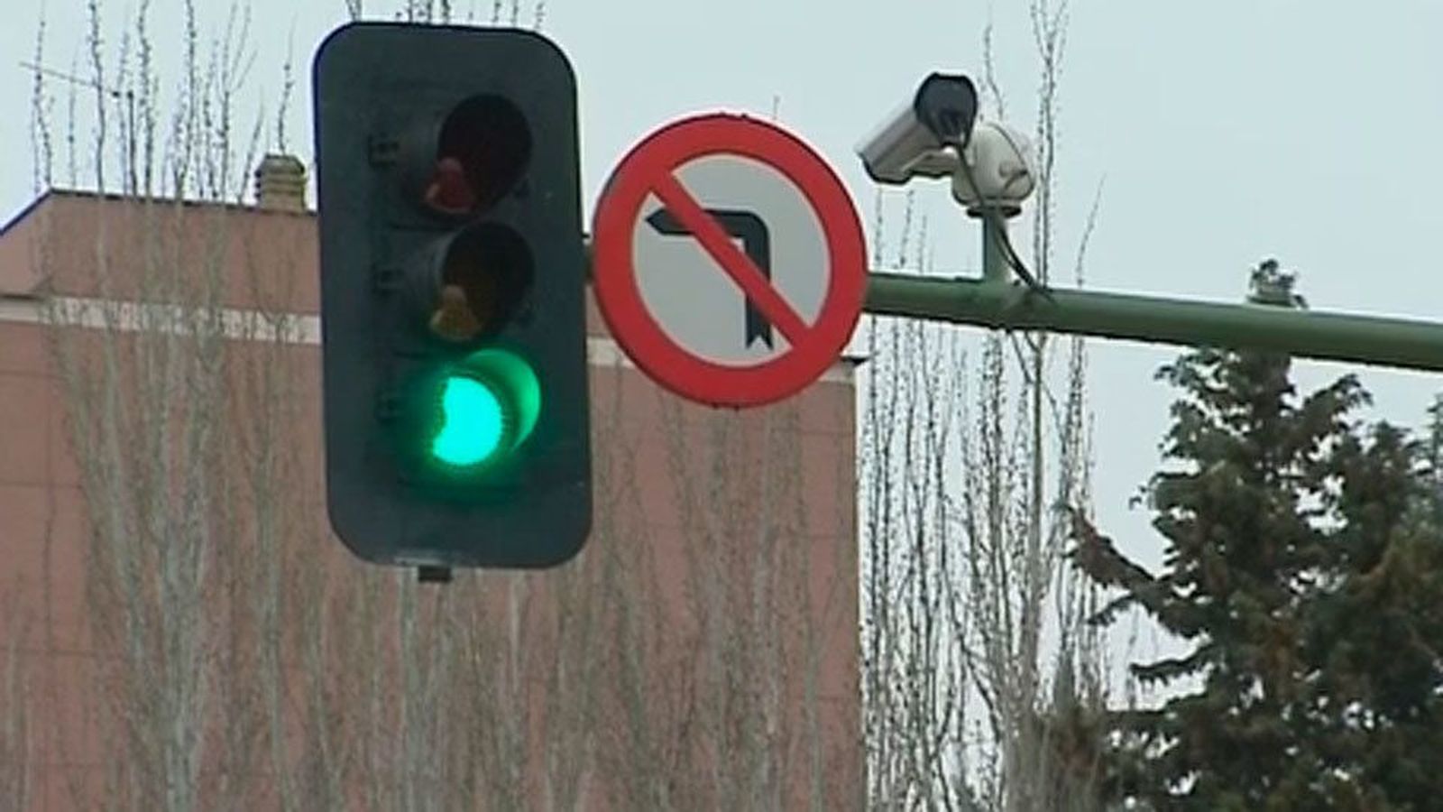 Anulada una multa a un conductor por el sistema de semáforo foto-rojo en Madrid