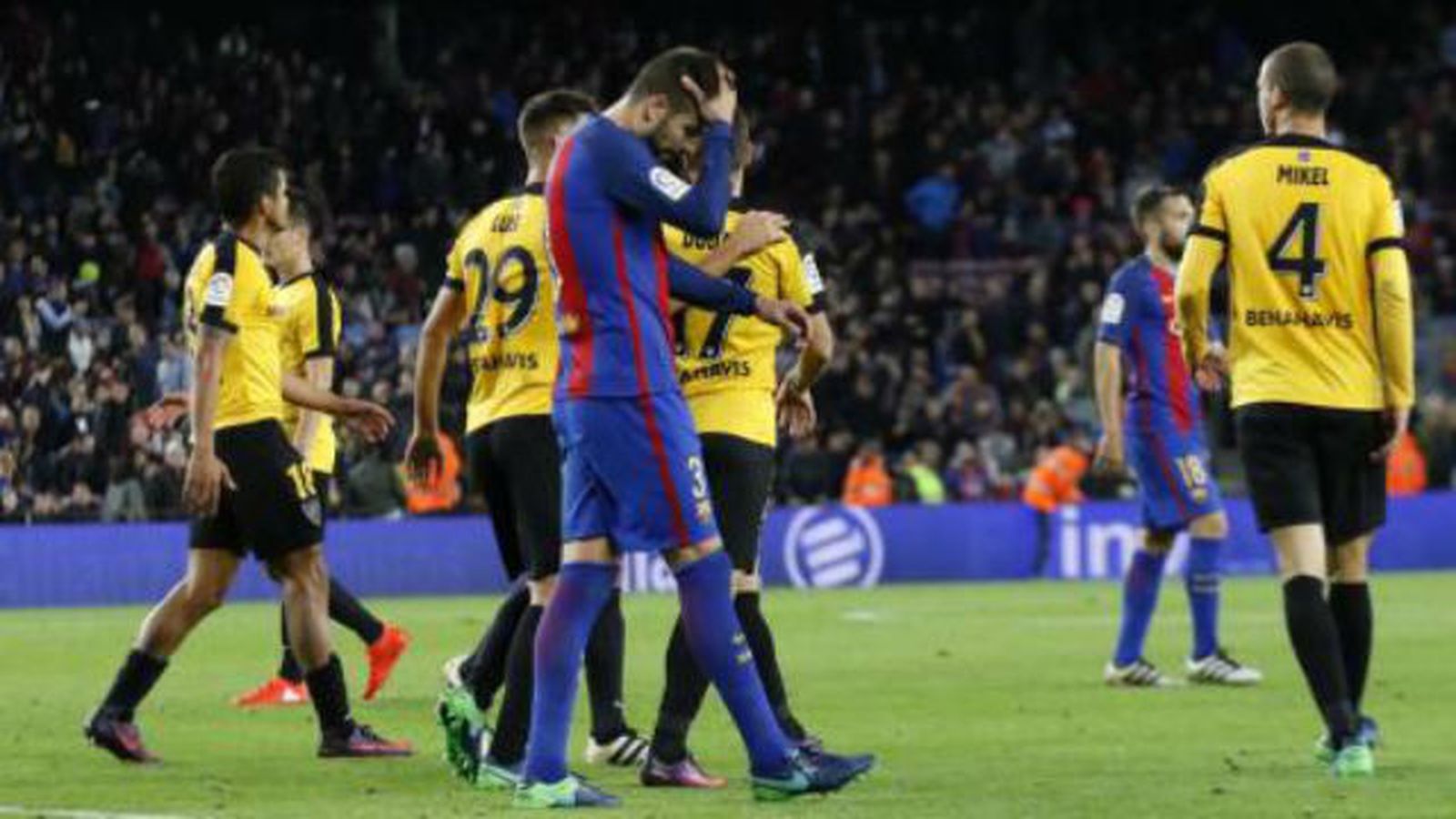Piqué ante el Málaga