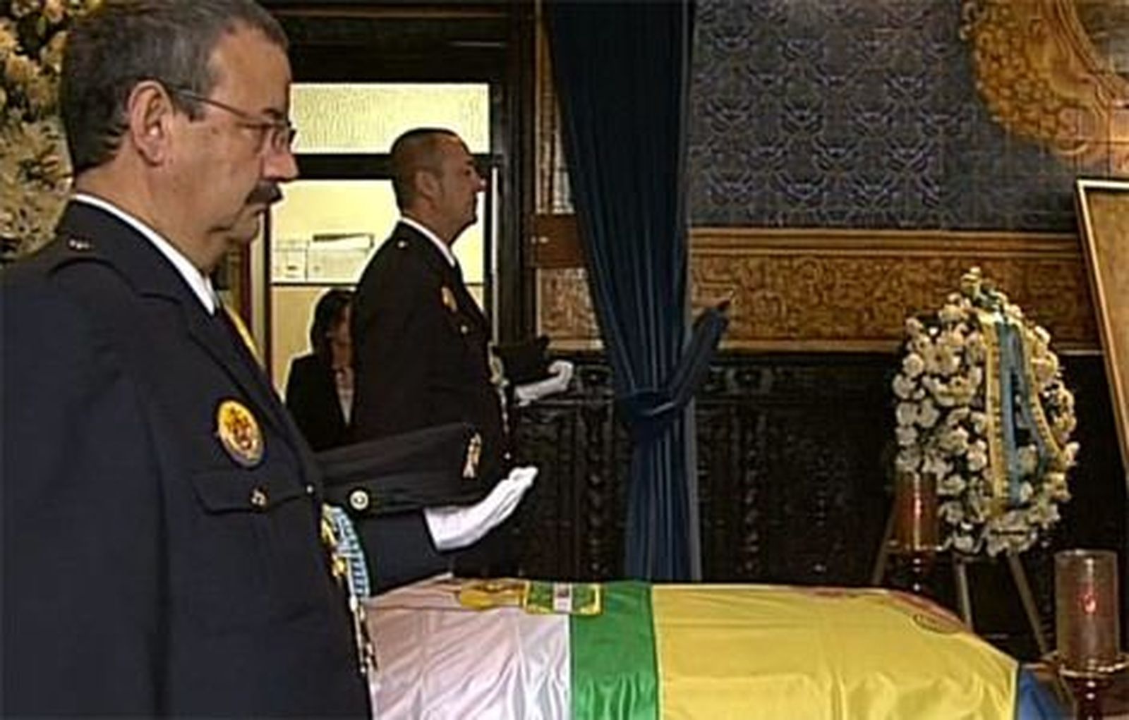Miles de personas despiden a Paco de Lucía en Algeciras