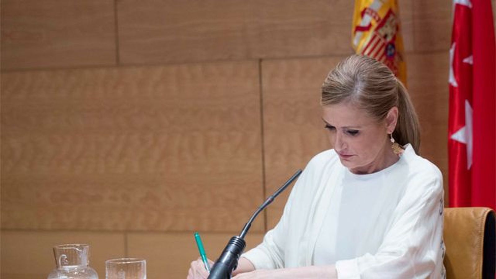 La Comunidad de Madrid pagará en noviembre un 26% de la extra de 2012 no abonada