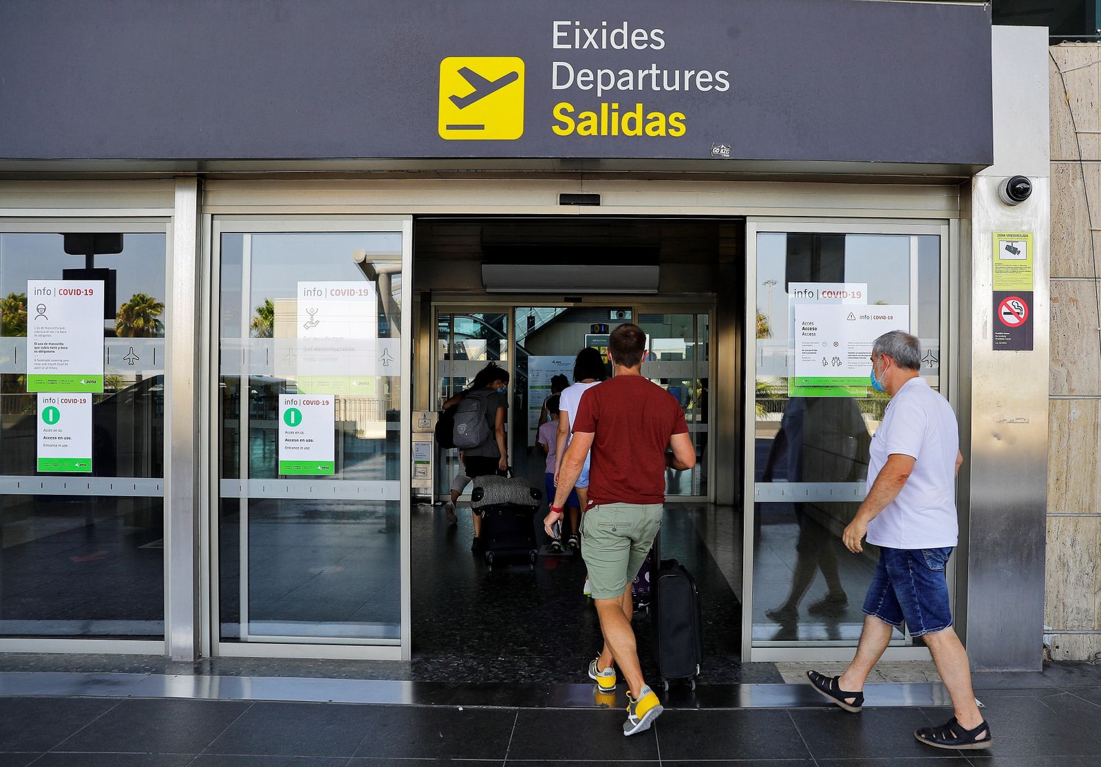 Viajeros en Barajas
