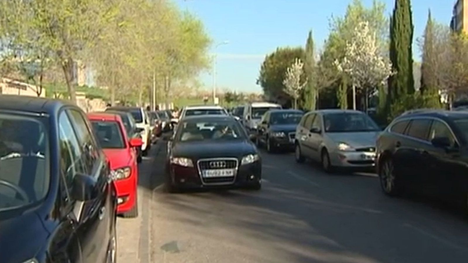 La nueva ley de Tráfico sancionará mantener el coche parado al ralentí