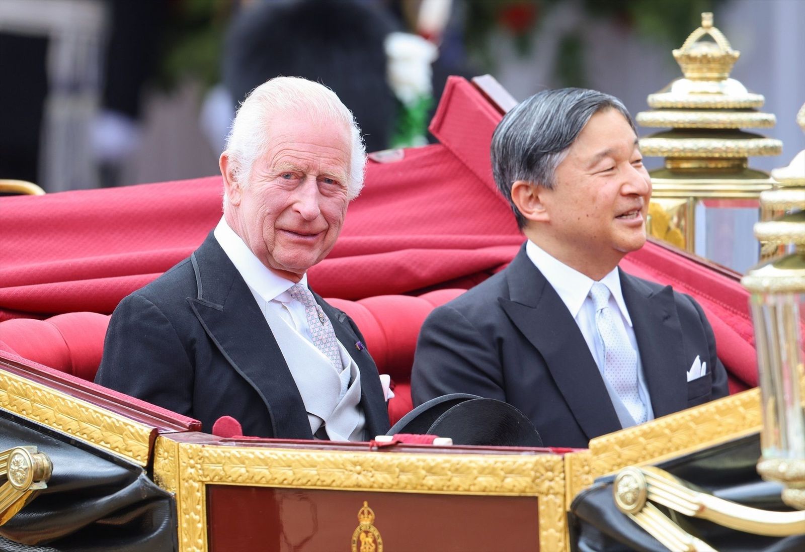 Los emperadores de Japón, recibidos por los reyes de Gran Bretaña en su visita oficial