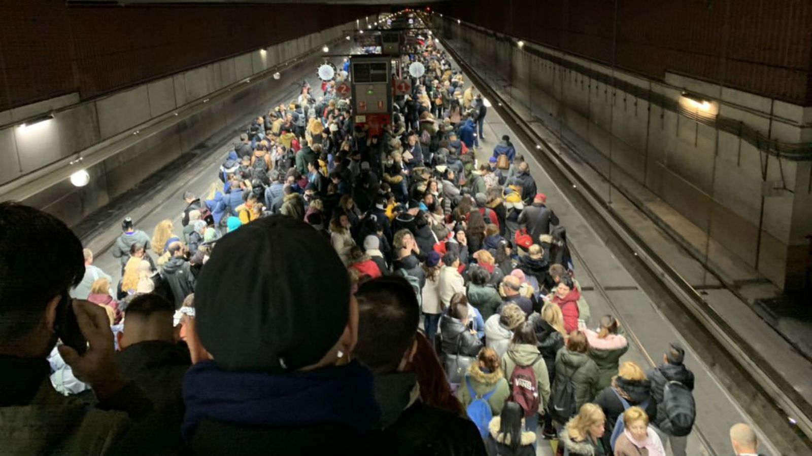 Andenes de la estación de Cercanías de Parla