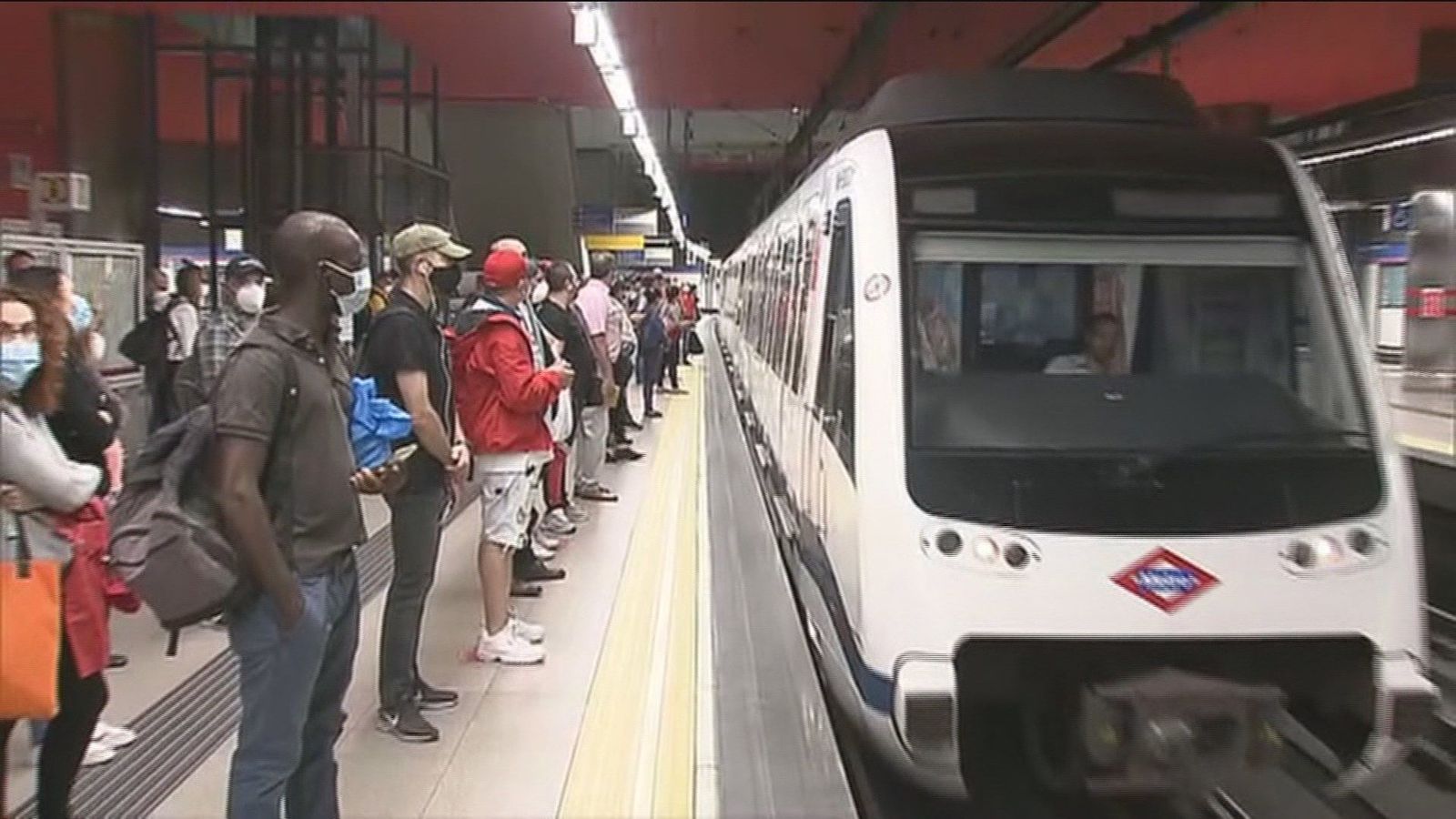 Normalidad y sin incidencias en el transporte público madrileño que crece un 8% tras el regreso vacacional