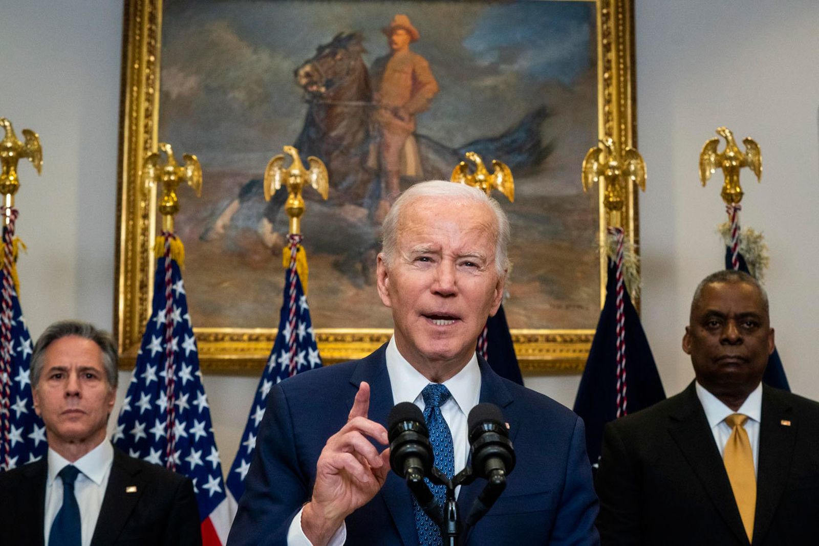 Joe Biden con el secretario de Estado, Anthony Blinken y el de Defensa, Lloyd Austin
