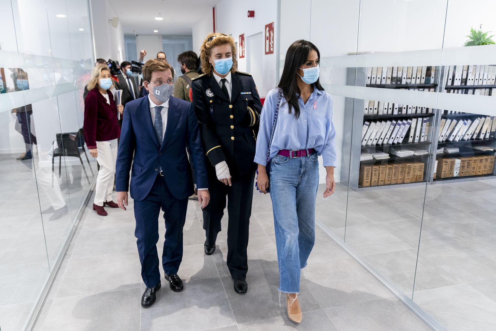 Almeida y Villacís visitan la nueva Unidad Integral de distrito de la Policía Municipal en Hortaleza