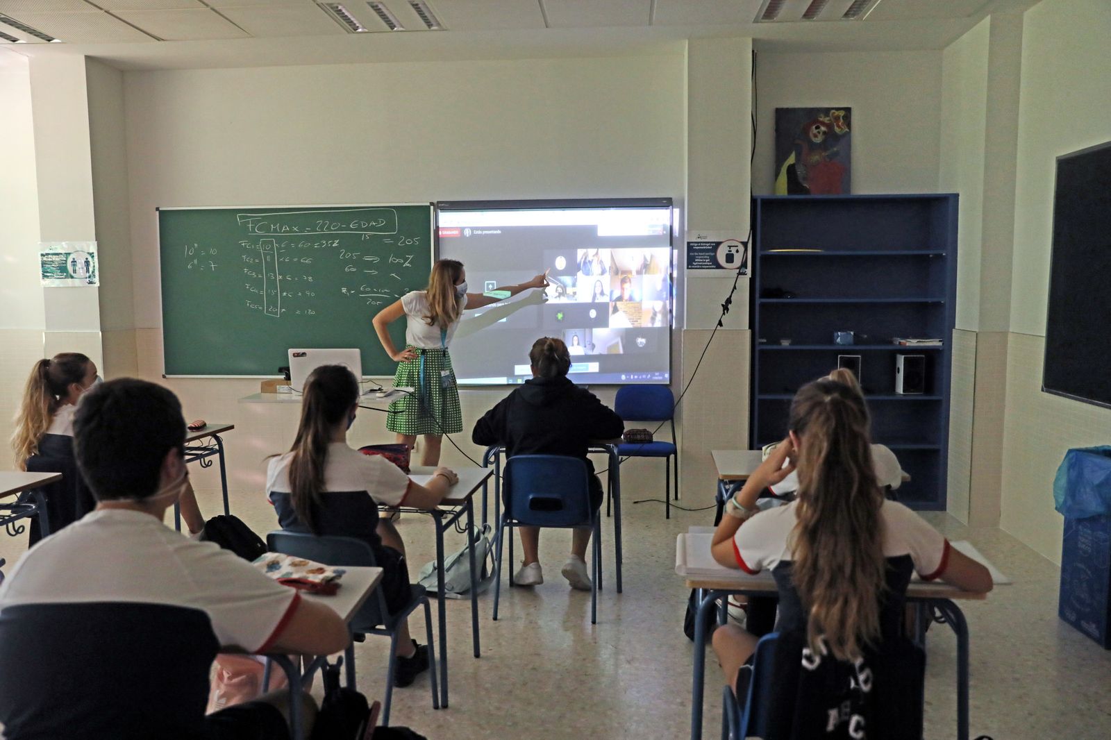 Madrid convoca 180 plazas de técnicos docentes en competencia digital para reforzar la innovación en los colegios
