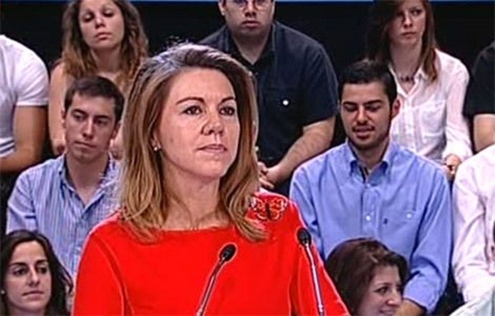 Cospedal: Había que cambiarlo todo y ahora se ve la luz al final del túnel