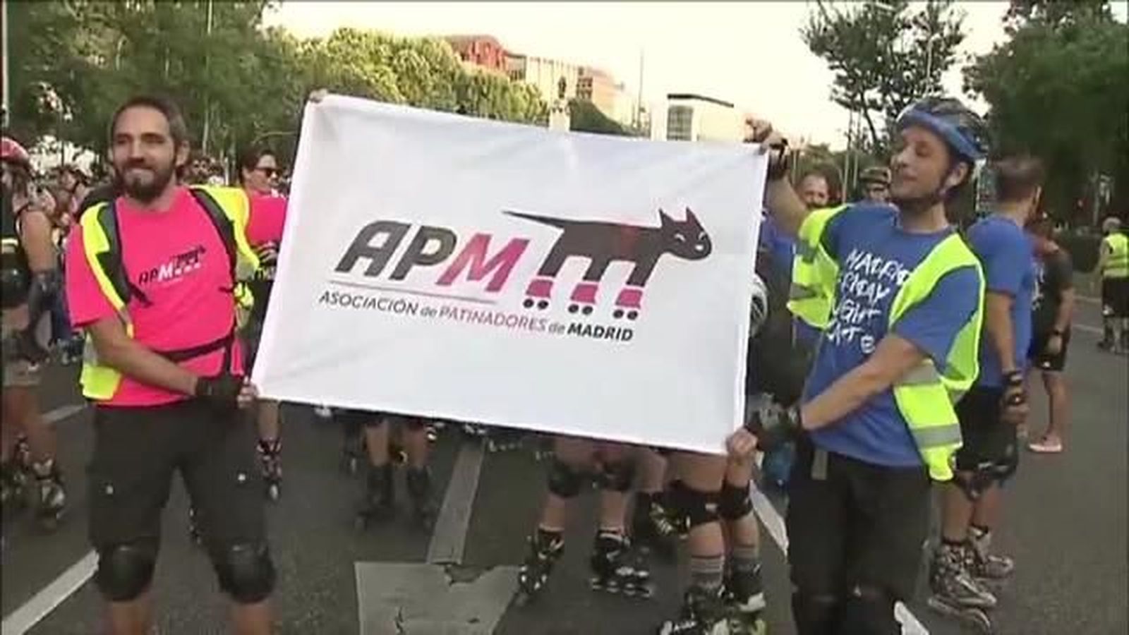 El paseo de la Castellana se convierte en una pista de patinaje