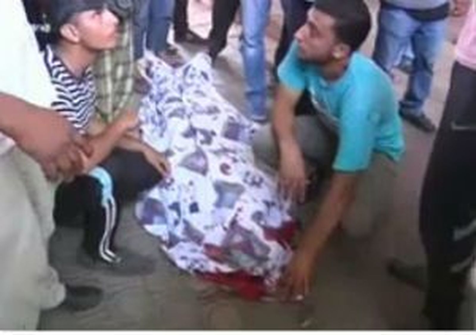 Al menos tres muertos por disparos del Ejército contra seguidores de Mursi en El Cairo