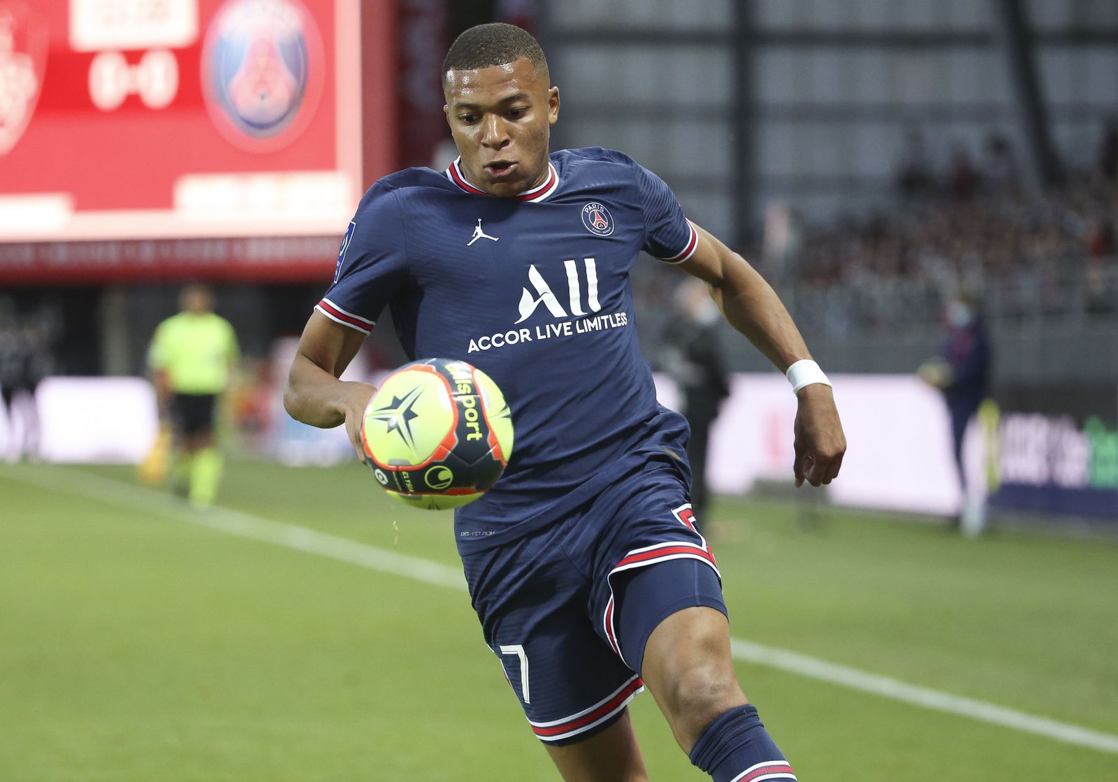 Partida de ajedrez y nervios entre PSG y Real Madrid por Mbappé