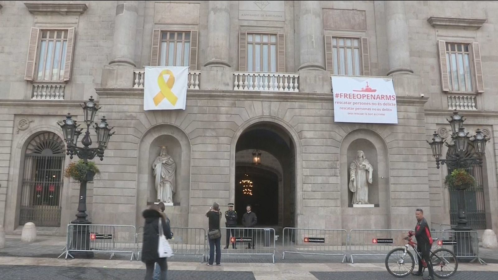La Junta Electoral Central da 24 horas más a Torra para la retirada de los lazos amarillos