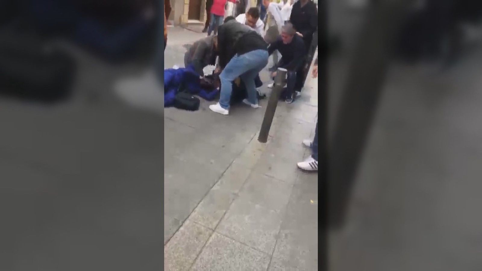 Escena de película: vecinos retienen en plena calle a dos ladrones que acababan de atracar una joyería