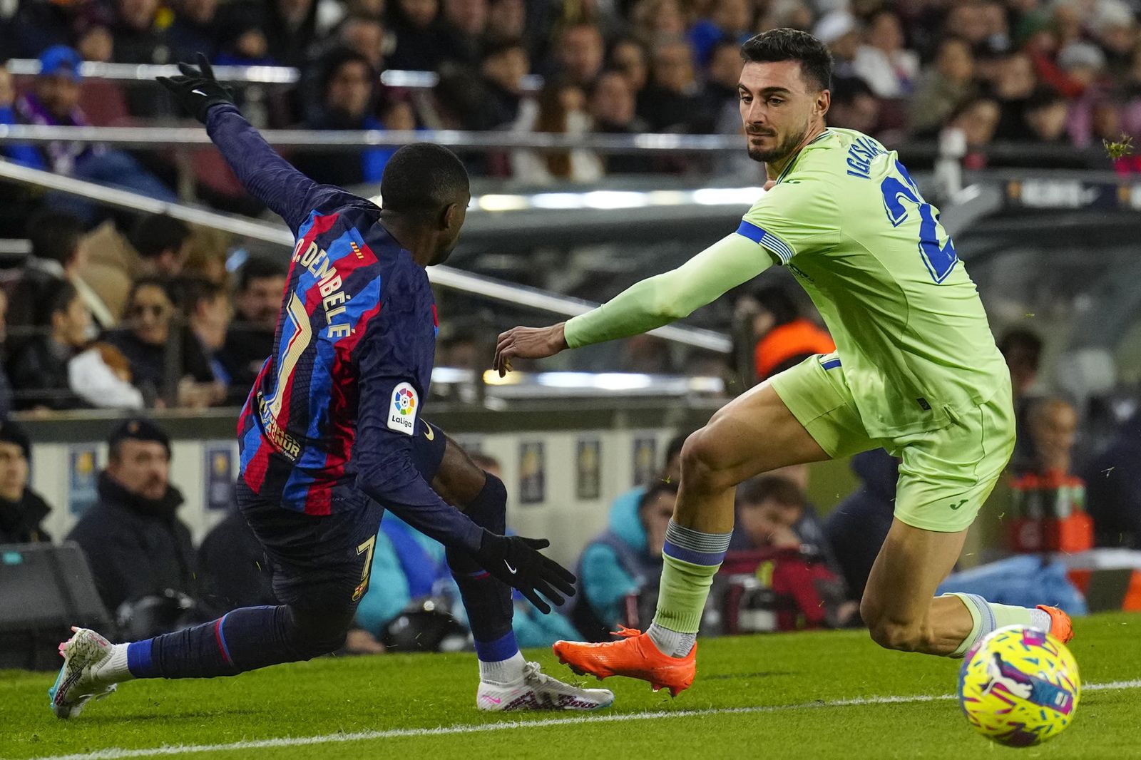 Juan Iglesias ante el Barcelona