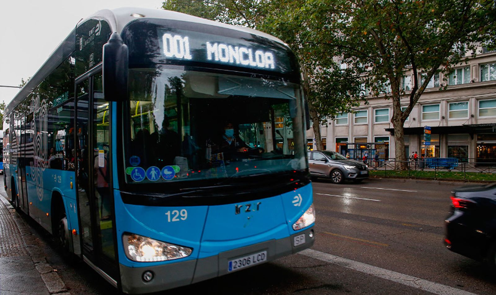 Expertos en movilidad de 13 ciudades europeas viajan en la línea 001 de EMT, la primera cero emisiones y cero costes