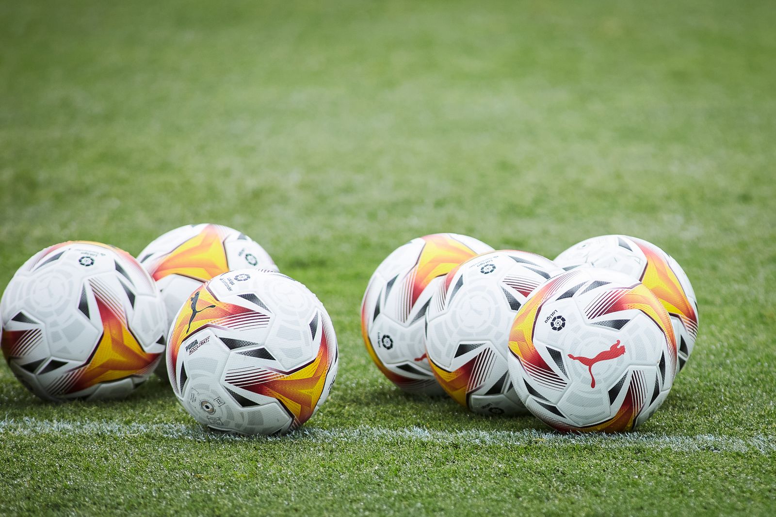 Balones de fútbol durante un entrenamiento