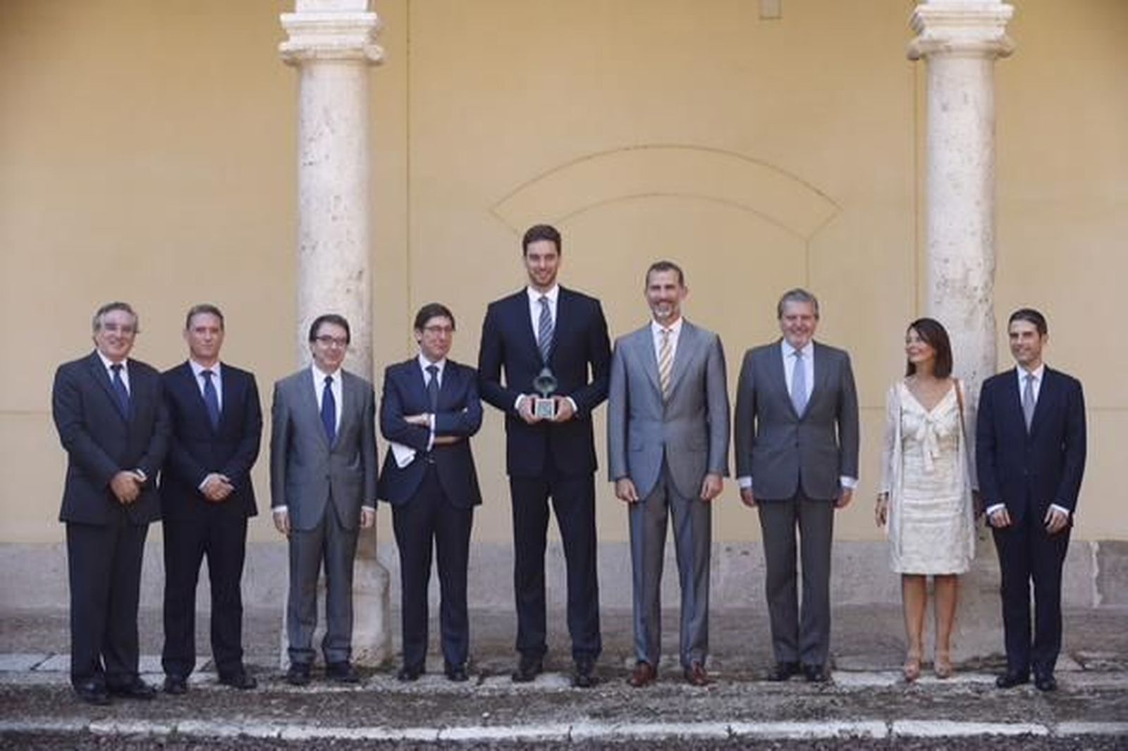 El Rey pone a Pau Gasol como "ejemplo" al entregarle el Premio Camino Real