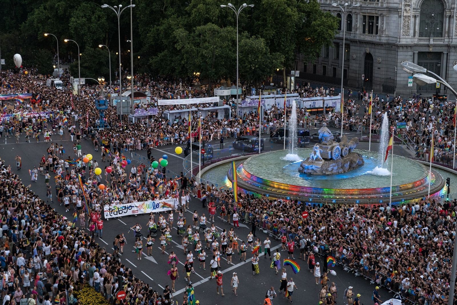 La manifestación del Orgullo LGTBI+ 2023 llega a la Plaza de Cibeles, a 1 de julio de 2023, en Madrid (España).