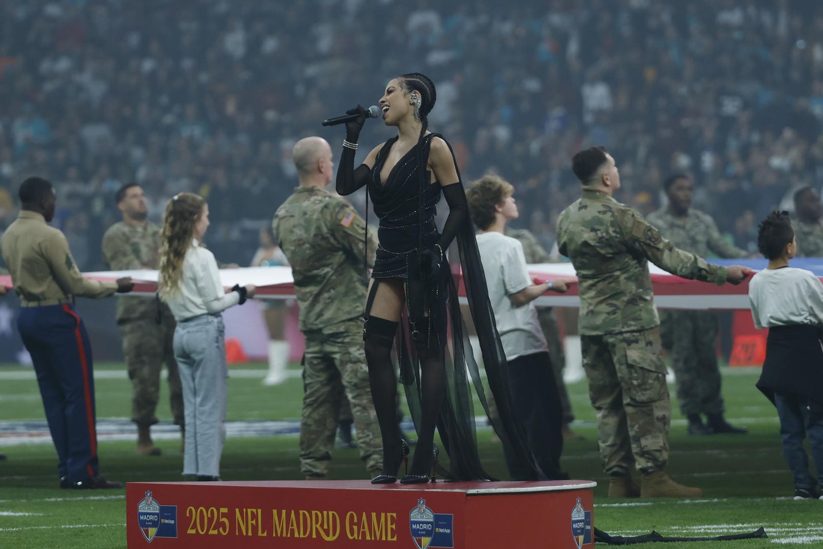 FOTOGALERÍA: Así se vivió en el Bernabéu el primer partido de la NFL en España