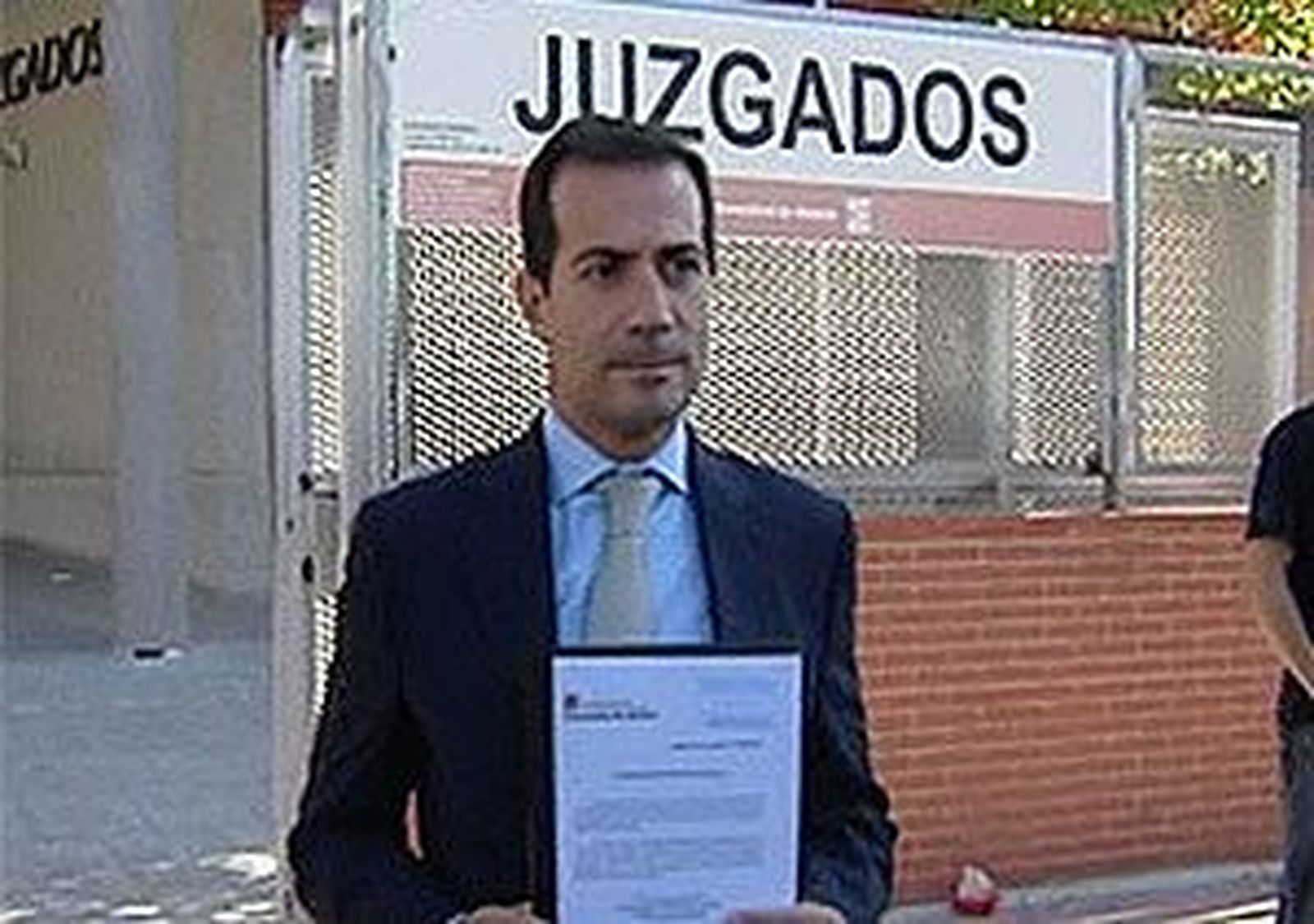 Victoria: Mientras Gómez "pagaba sobresueldos, no pagaba ni a policías ni bomberos"
