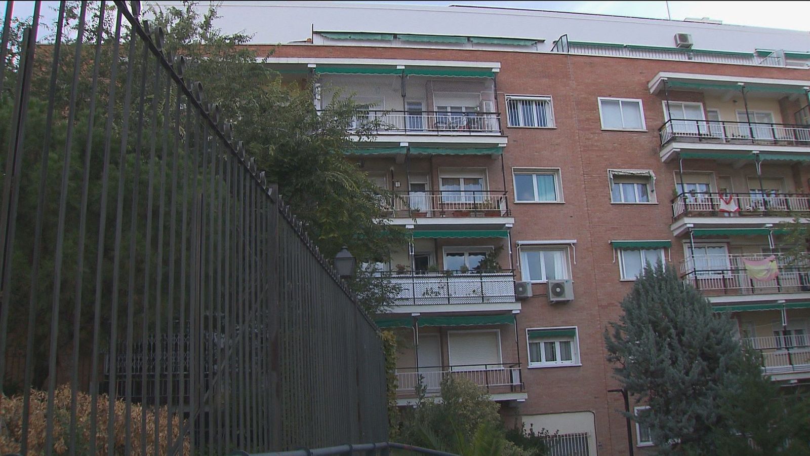 Vecinos piden reabrir la Puerta del Olivar de los Jardines del Buen Retiro