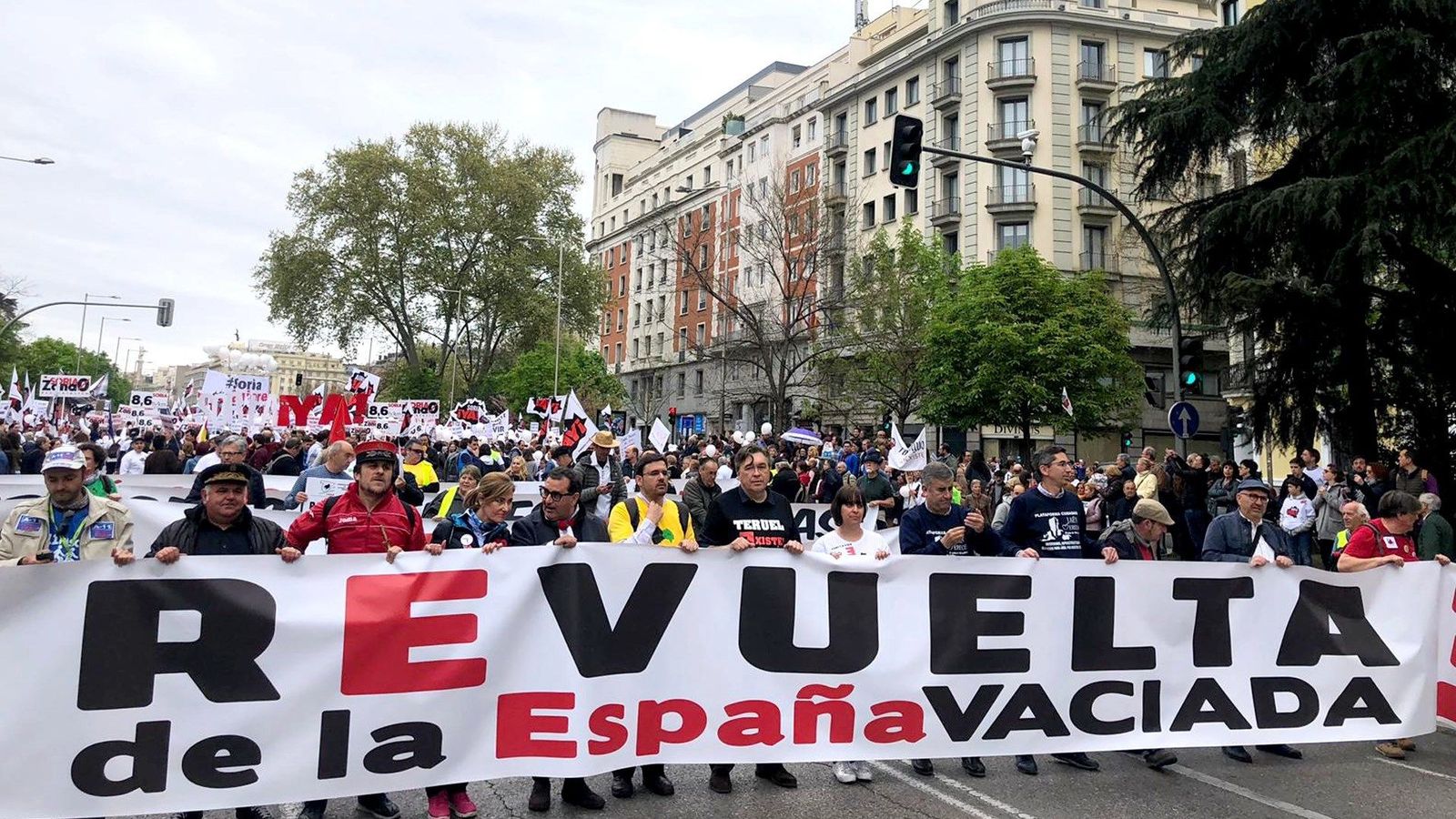 Miles de personas reclaman en Madrid soluciones urgentes para la España rural