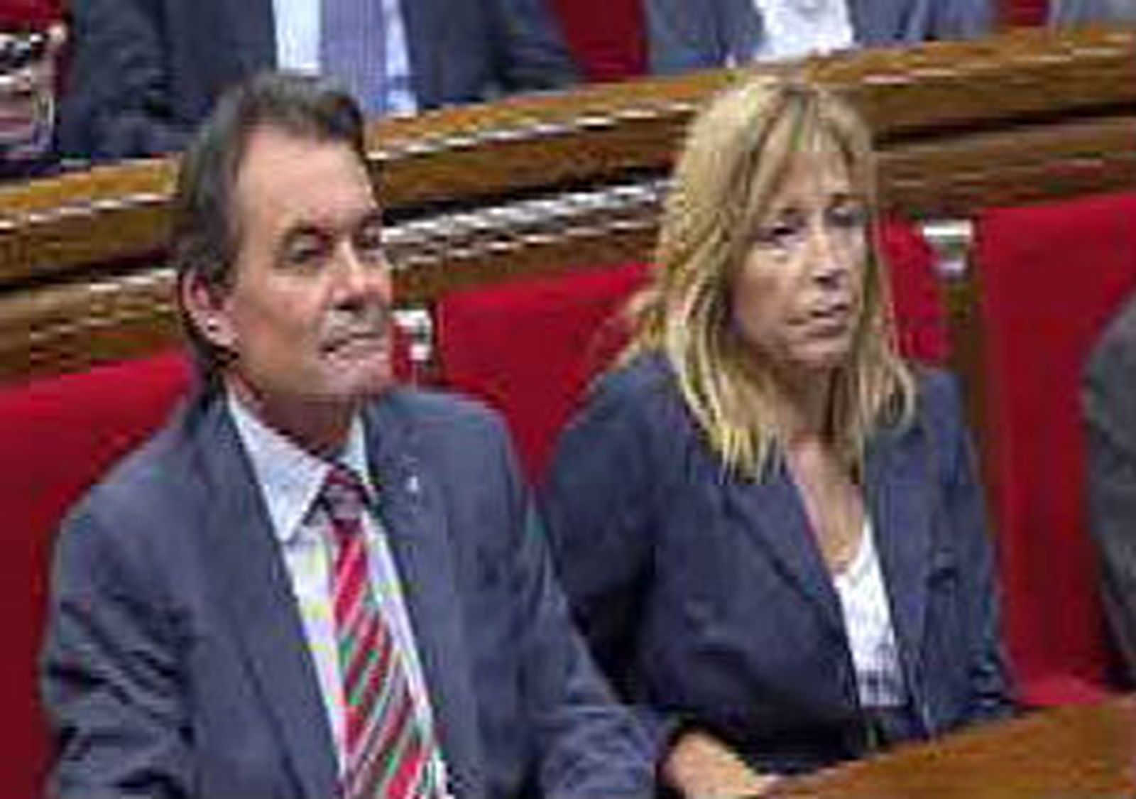 Los diputados del Parlament entran con normalidad en ausencia de "indignados"