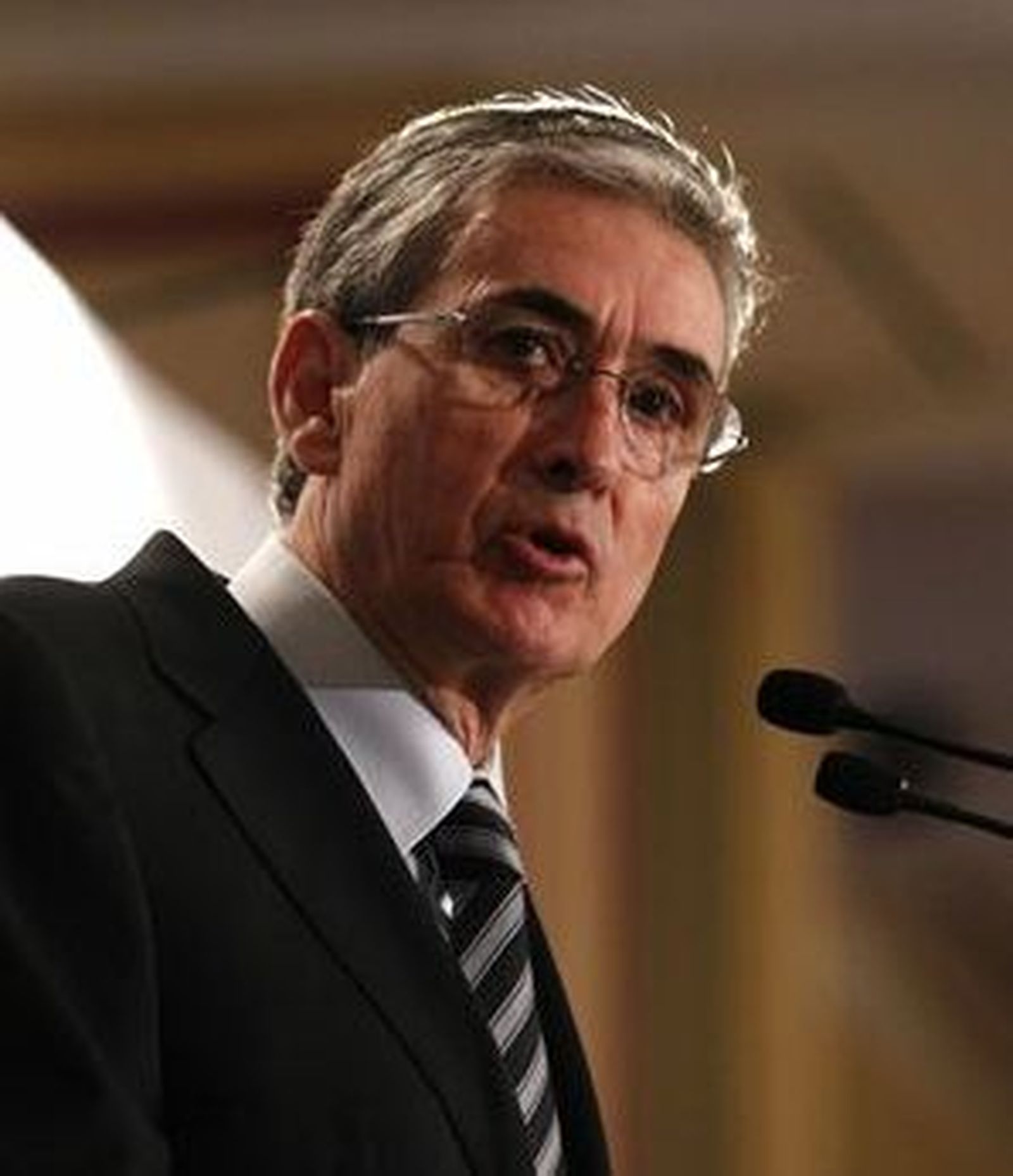 Jáuregui cree que "los de Bildu solo hacen circo"