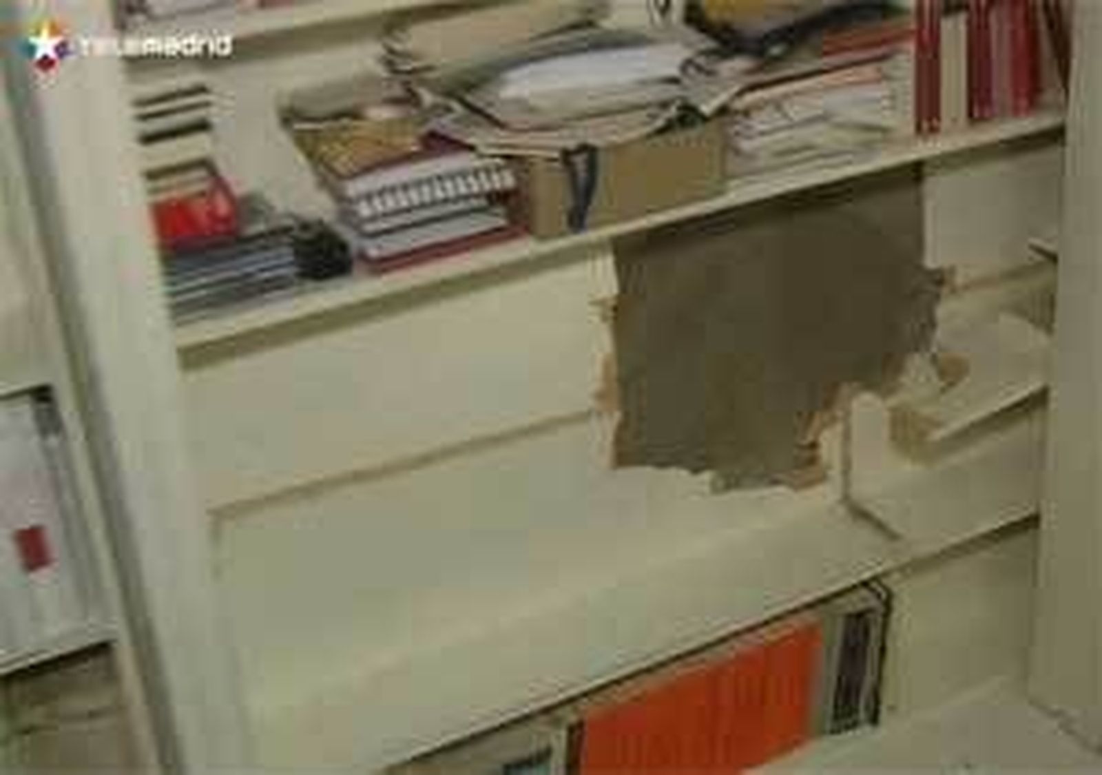 Roban con un butrón la caja fuerte de la librería Alberti de Moncloa