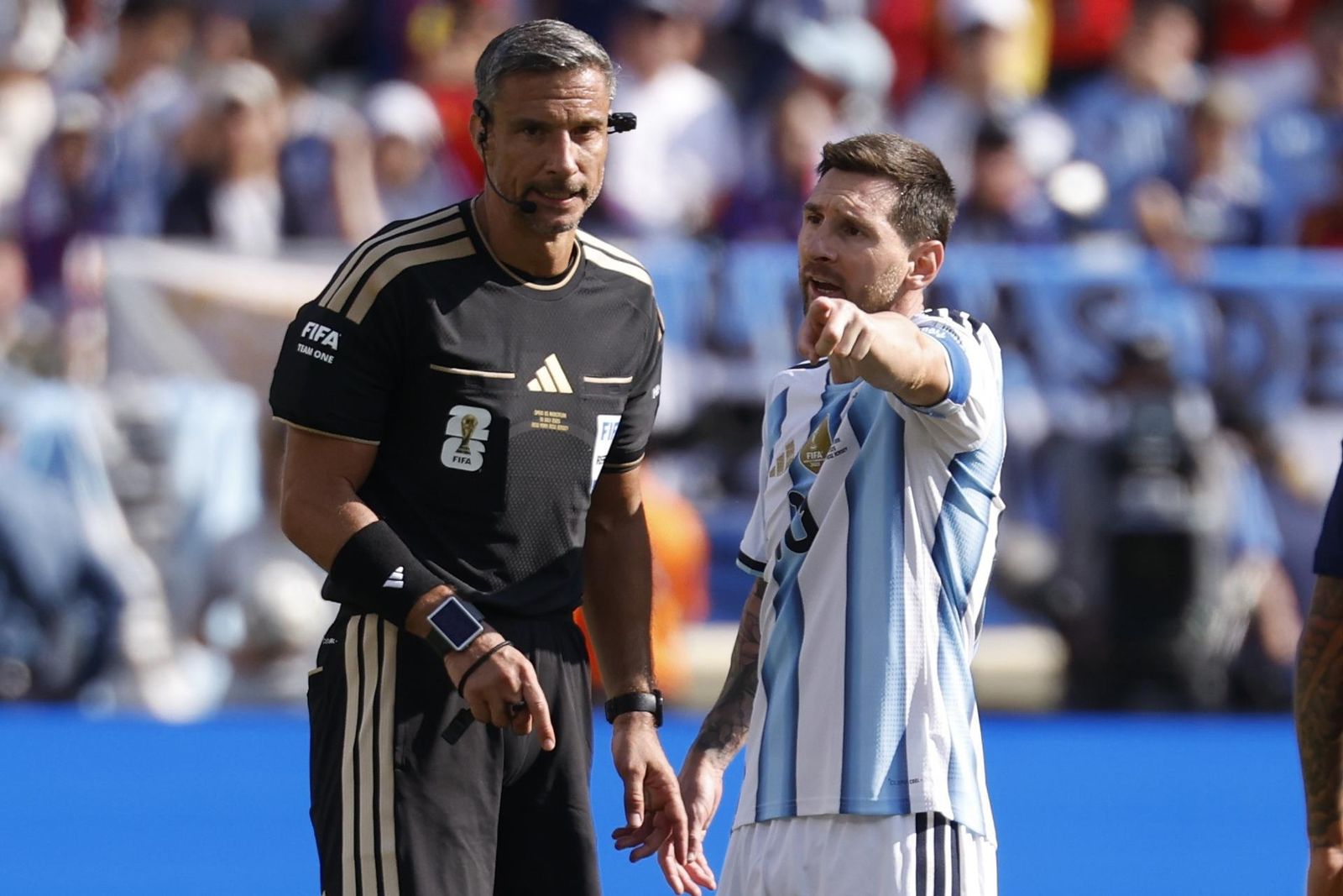 Vincic y Messi