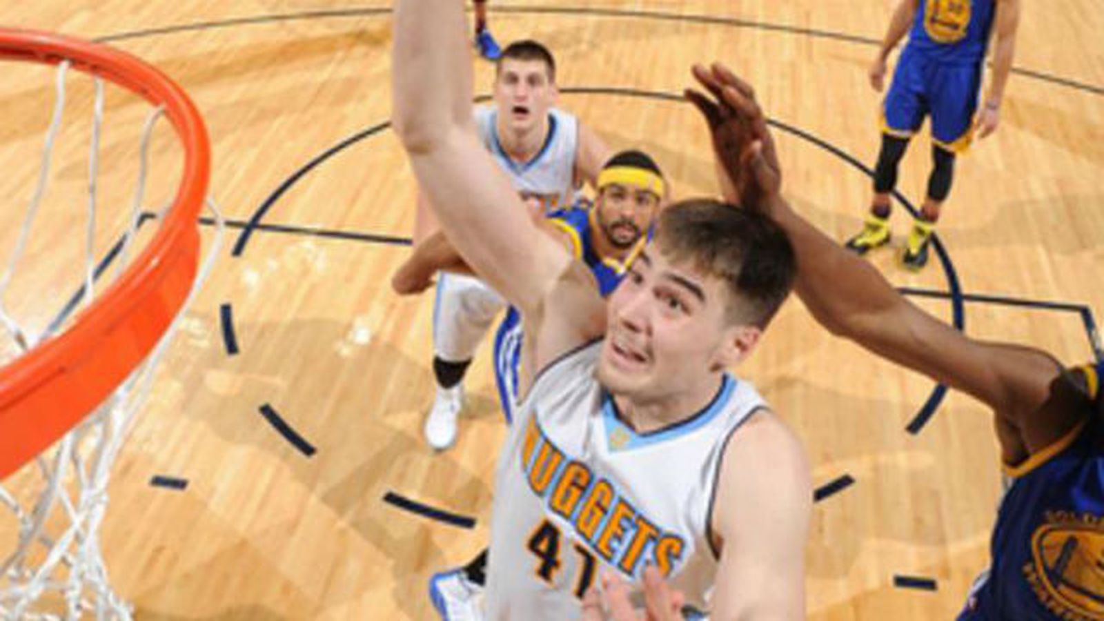 Juancho Hernangómez ante los Warriors