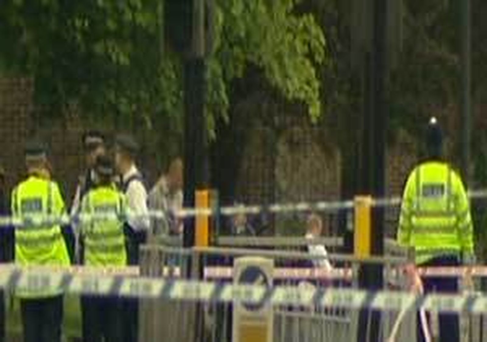 Dos hombres acuchillan a un soldado al sur de Londres al grito de