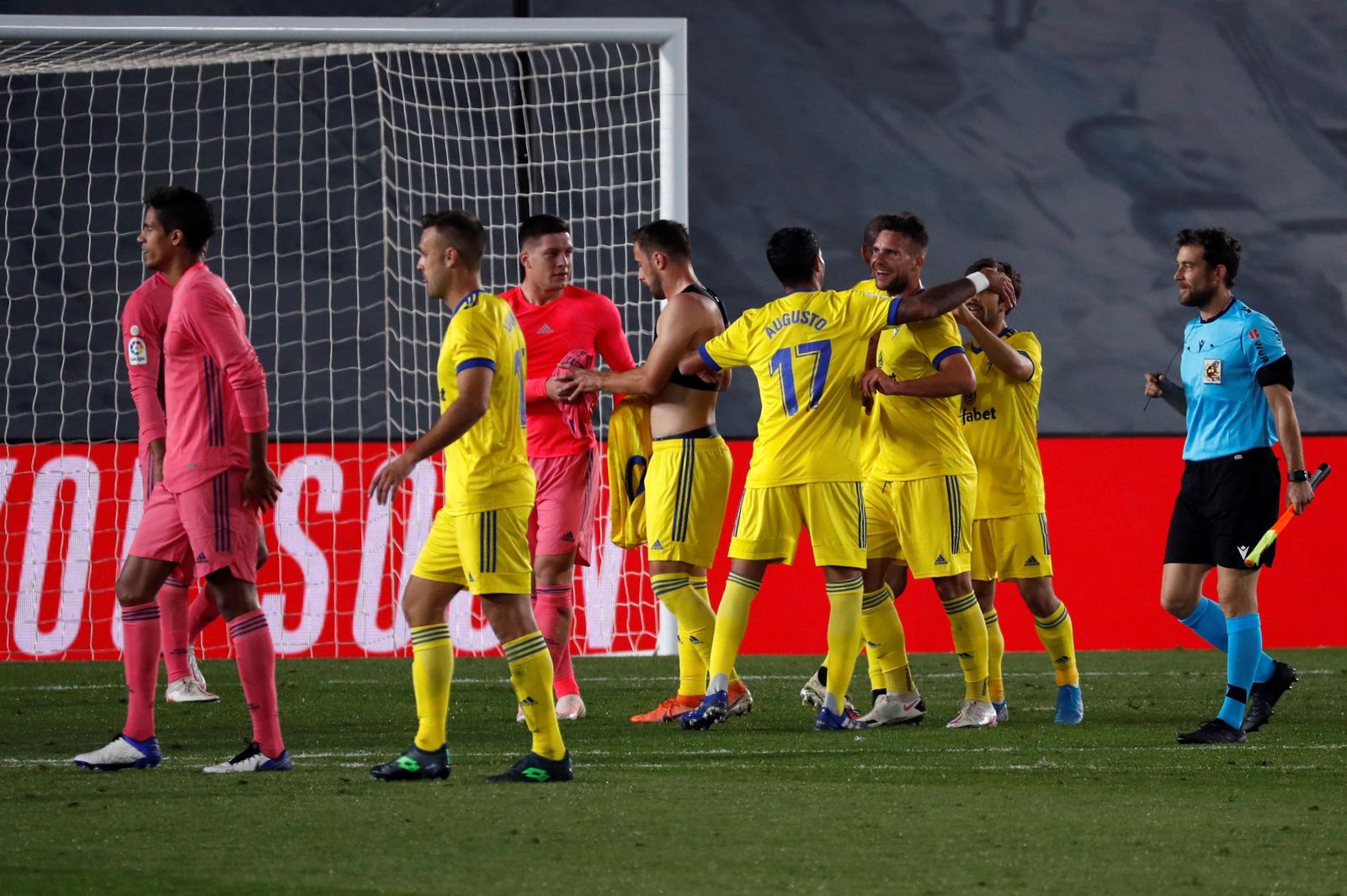 El  Cádiz se lleva los tres puntos anye un Madrid inoperante