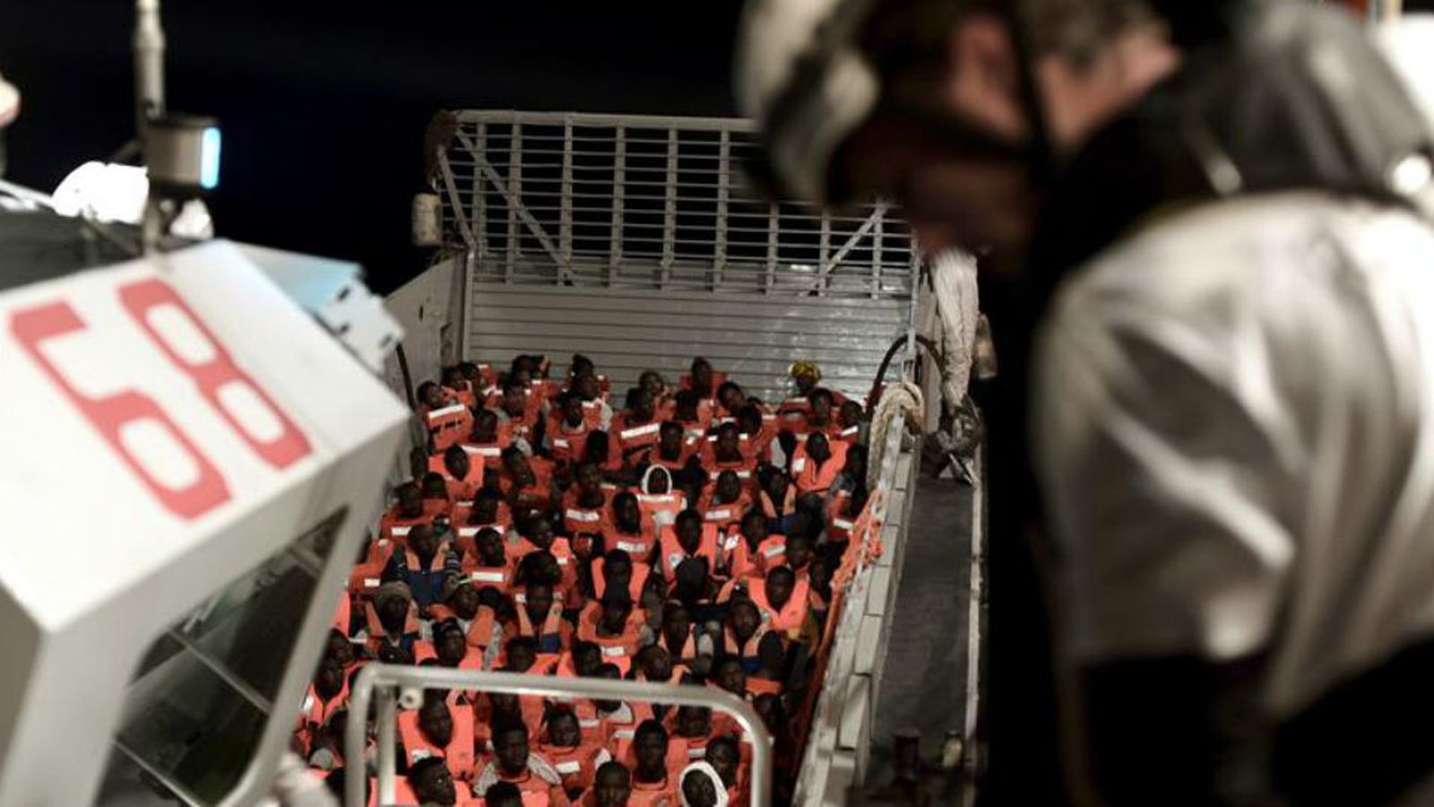 Inmigrantes en el barco Aquarius