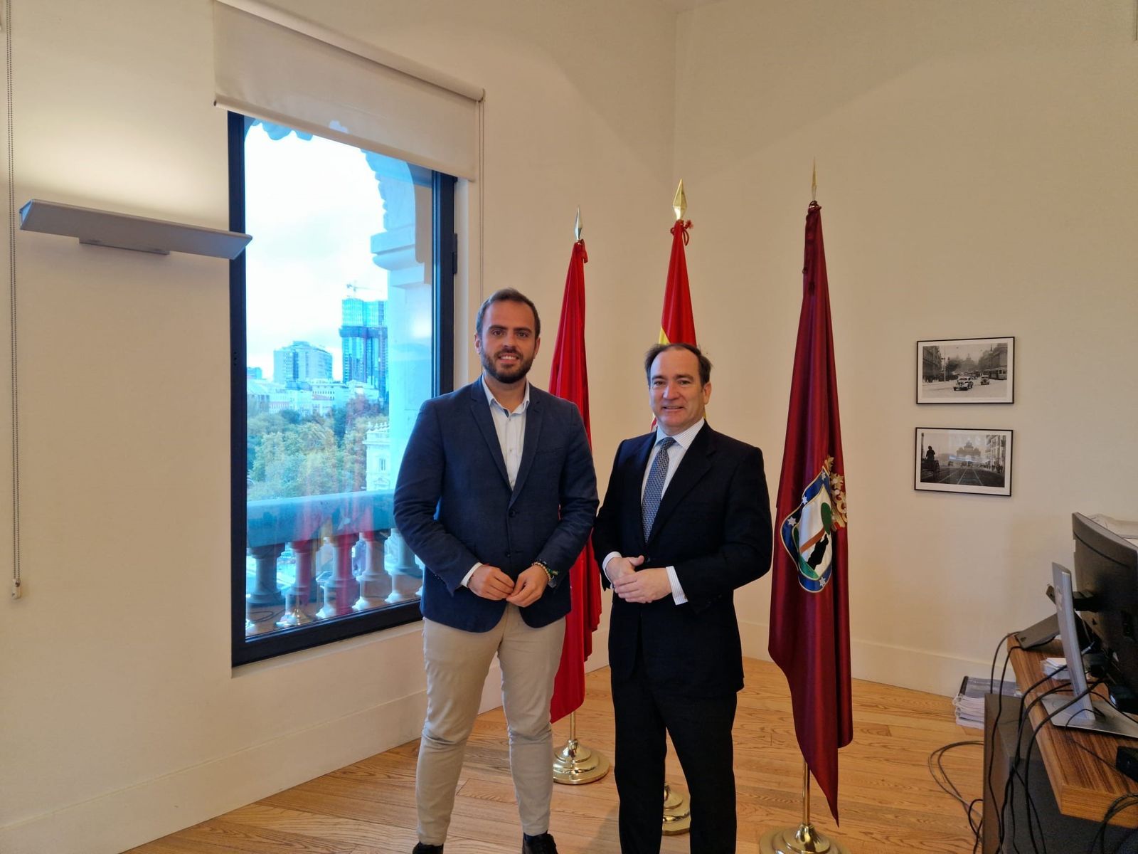 El alcalde de Arganda, Alberto Escribano, y el concejal de Urbanismo de Madrid, Borja Carabante
