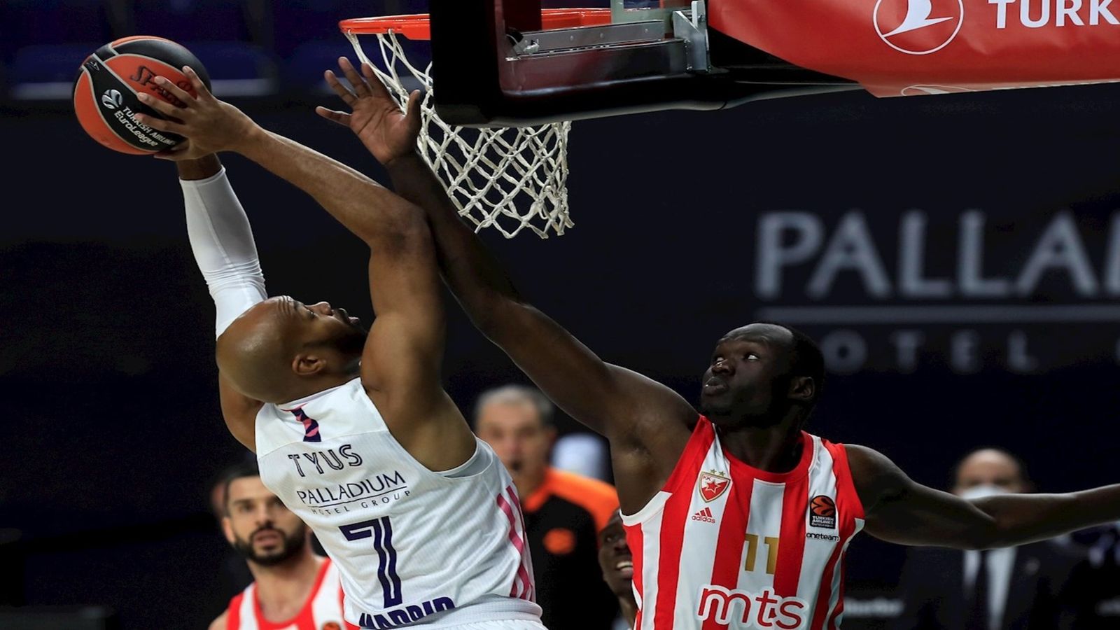Tyus ante el Estrella Roja