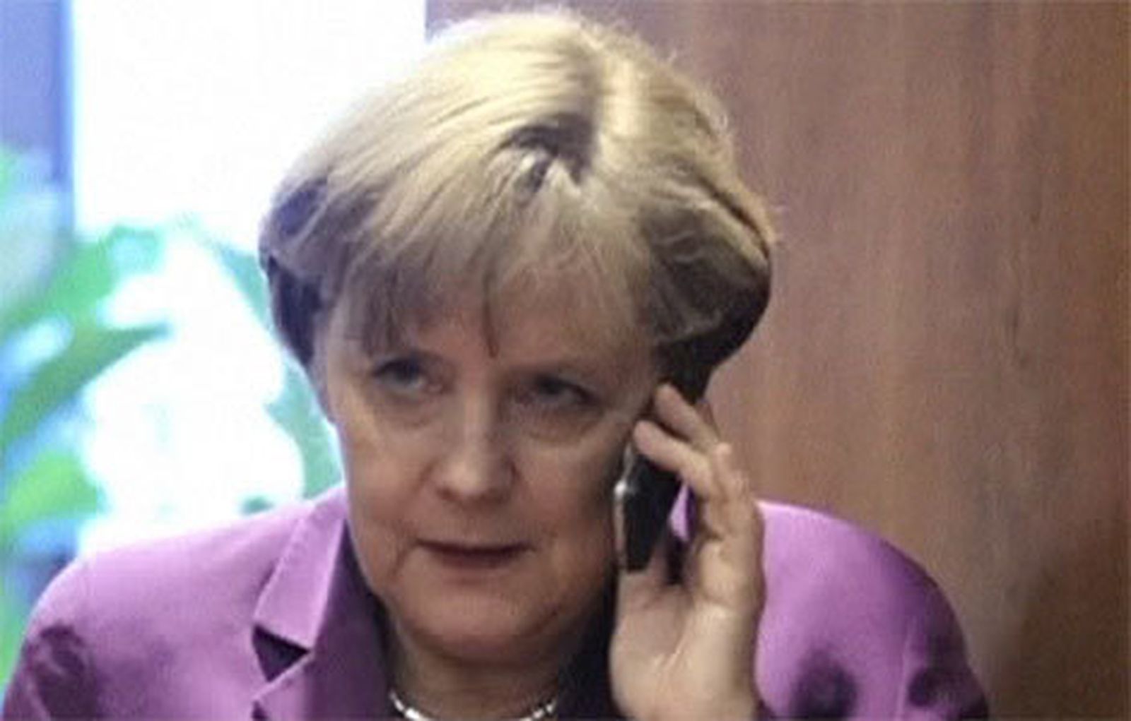 Obama pidió más informes de Merkel tras conocer que era espiada, según Bild
