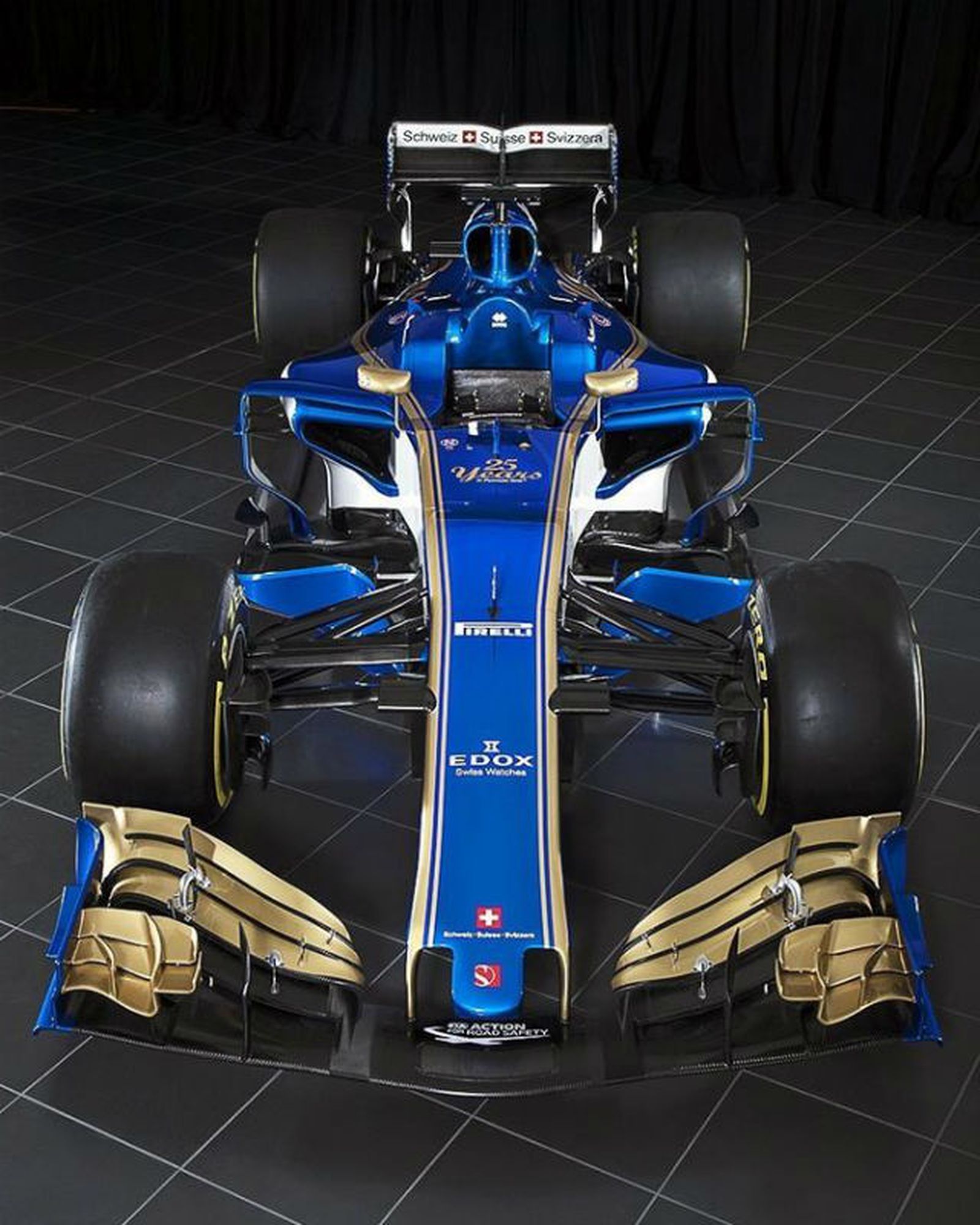 sauber2002_2.jpg