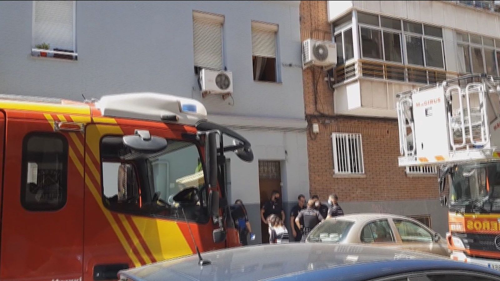 Encuentran una mujer fallecida y un hombre grave en un piso de Carabanchel