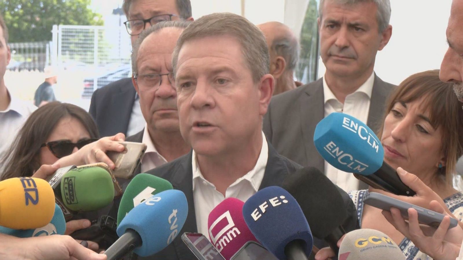 Page pide una "cuestión de confianza o elecciones"