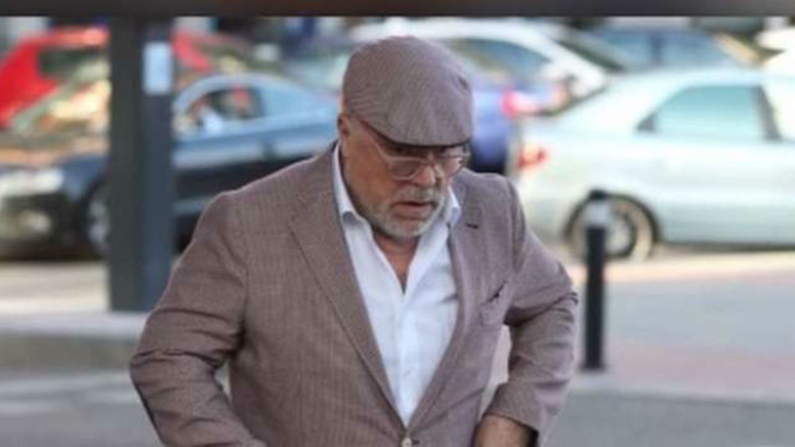 Detenidos el comisario Villarejo, su mujer y un excomisario de Barajas por blanqueo