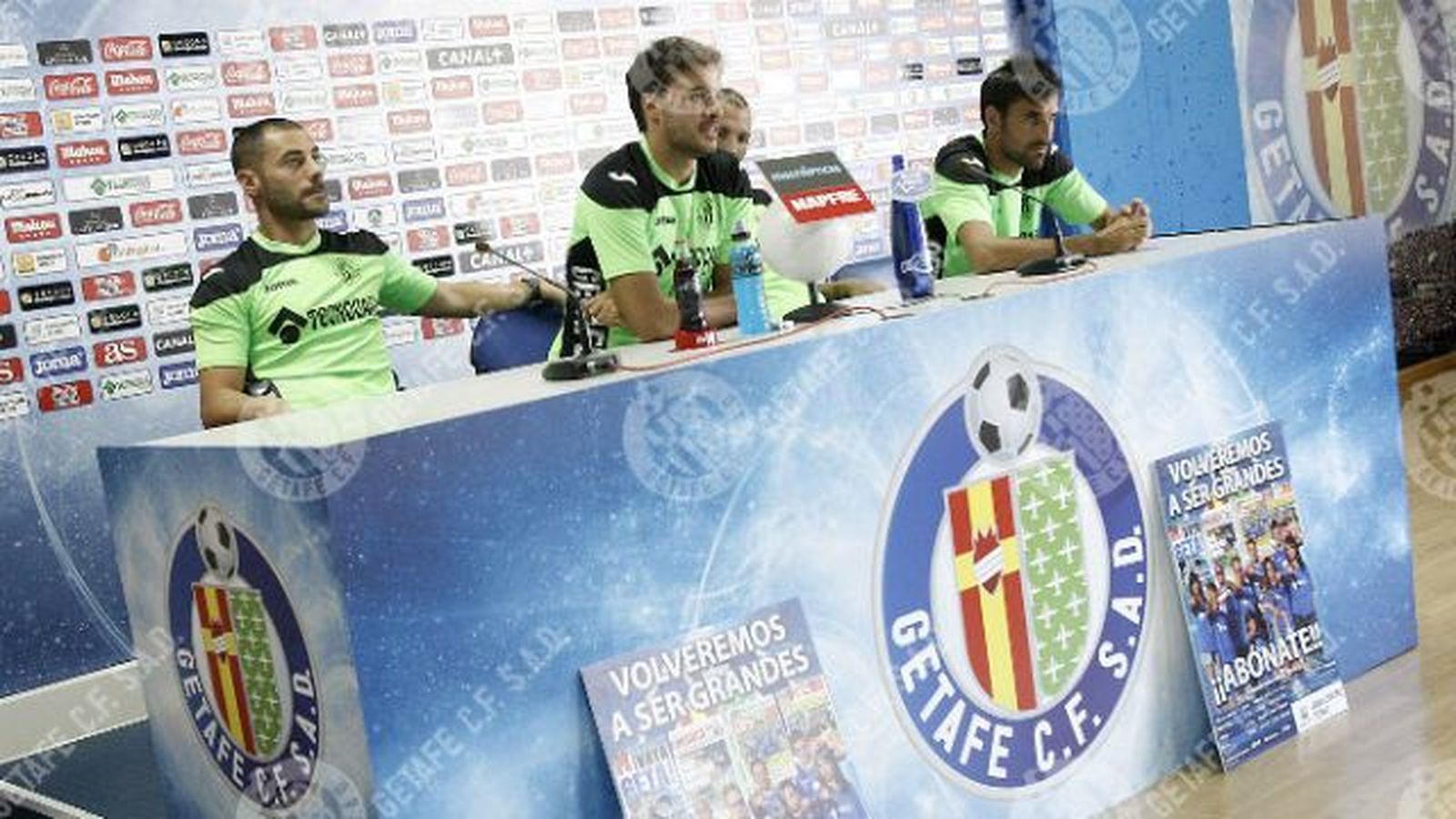 La plantilla del Getafe se abona en bloque para captar aficionados