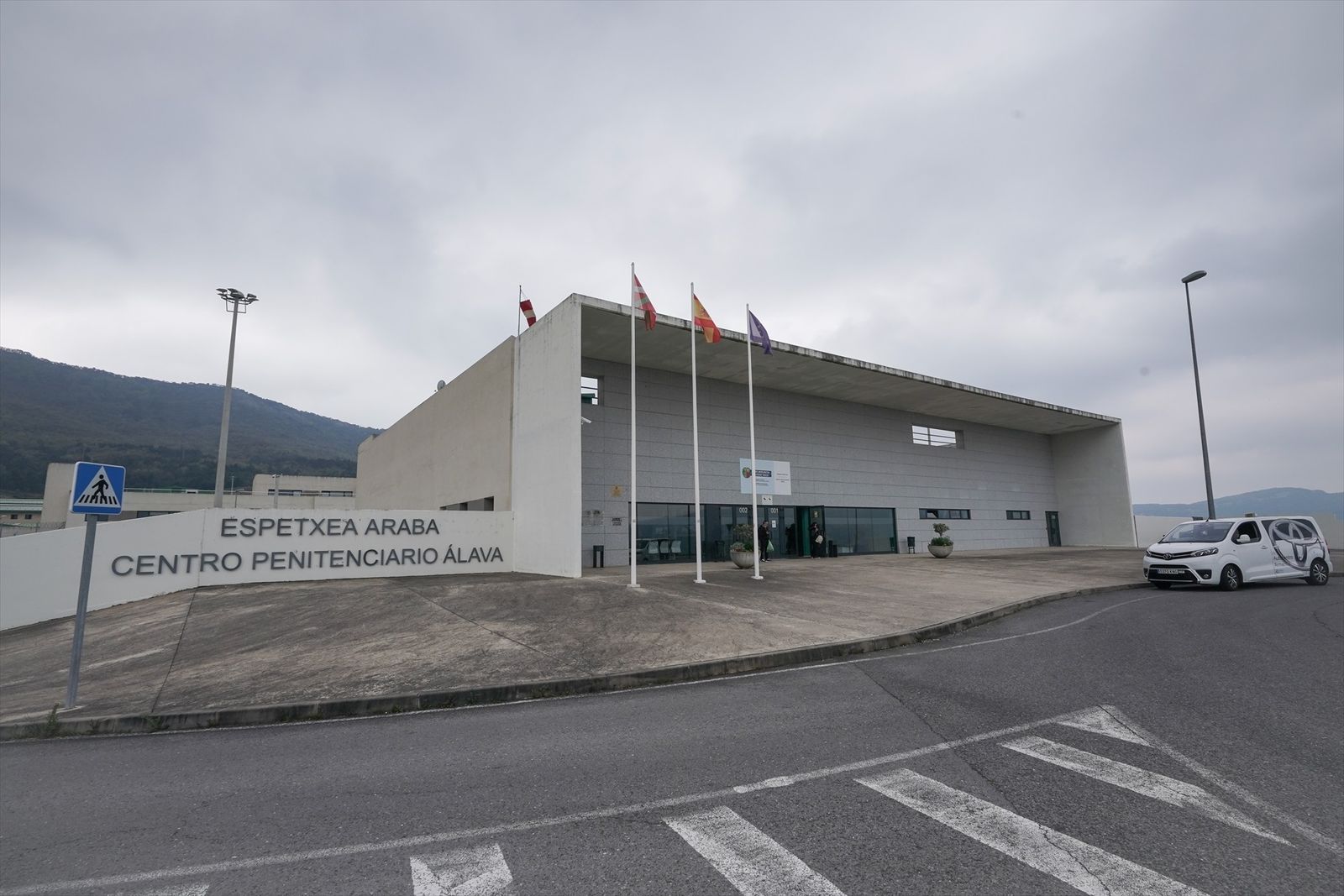 Entrada al centro penitenciario de Zaballa