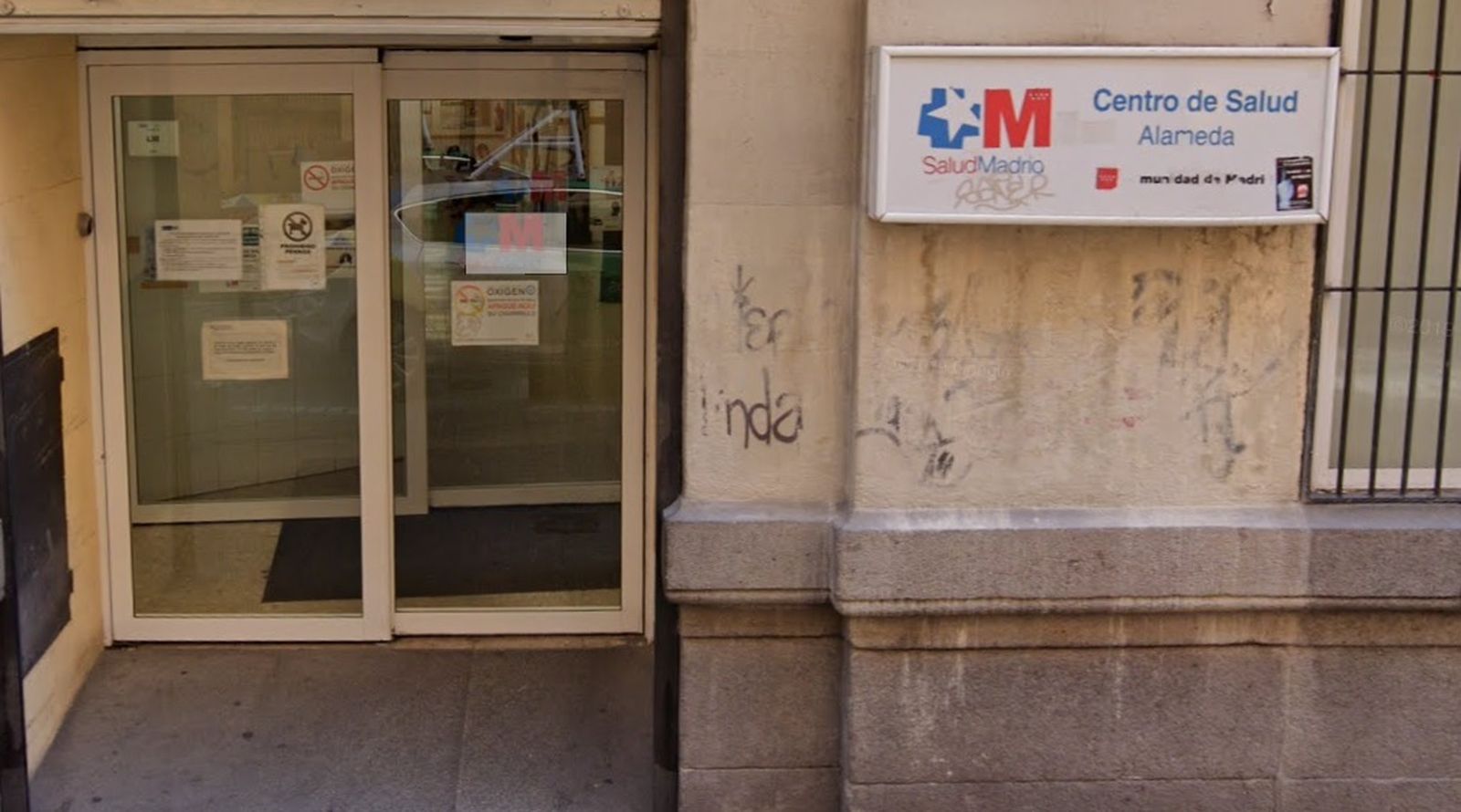 Entrada al Centro de Salud de la calle Alameda