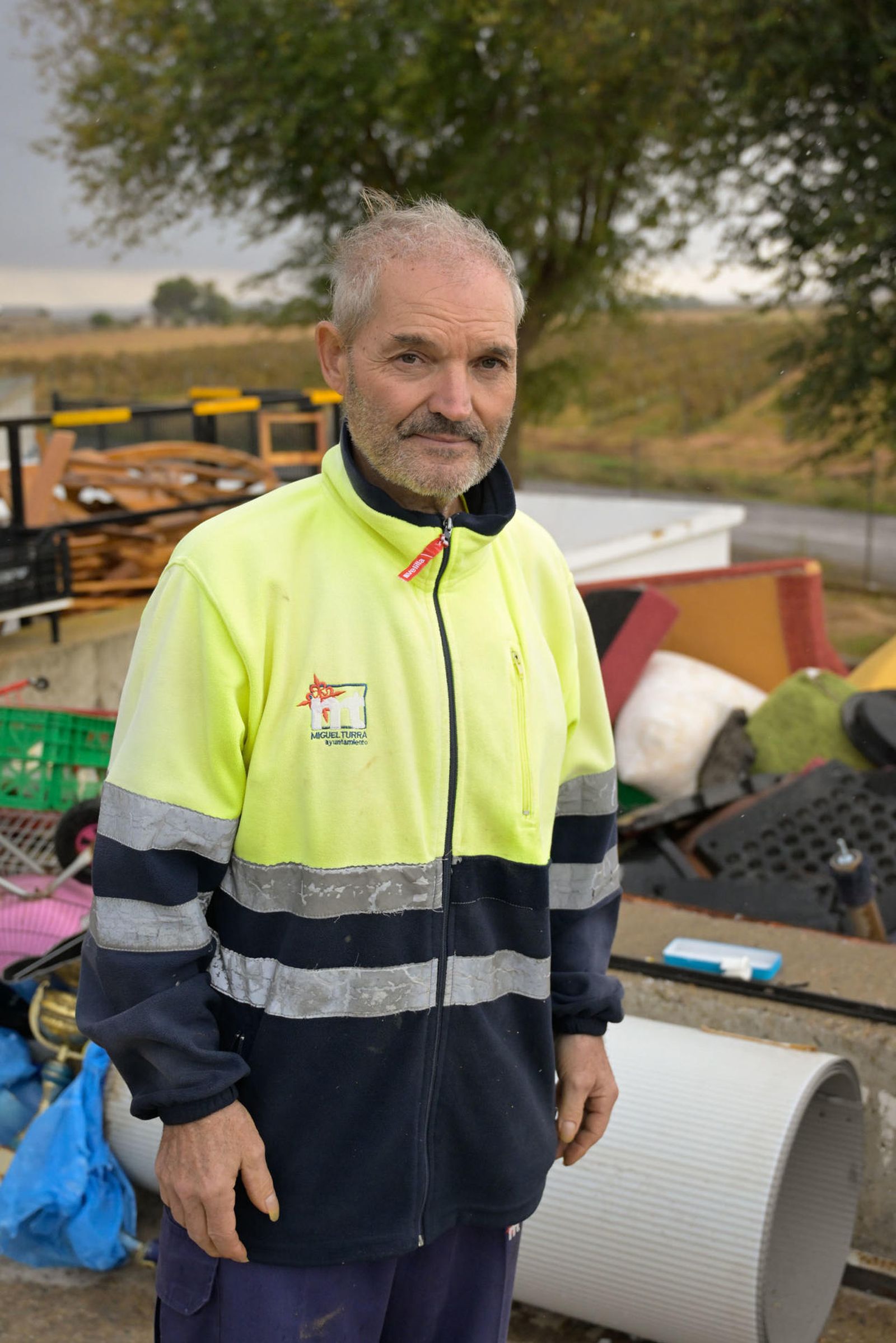 Juan Carlos, trabajador del punto limpio que encontró los fajos de euros